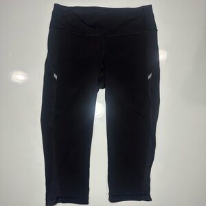 Lululemon Capri length size 6 black
